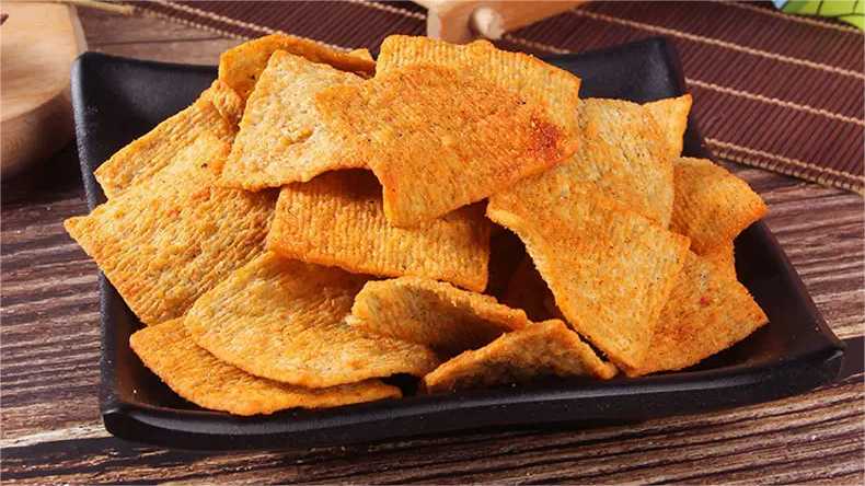 花椒鍋巴灌裝封口機(jī)：定制高效，為網(wǎng)紅零食生產(chǎn)加速