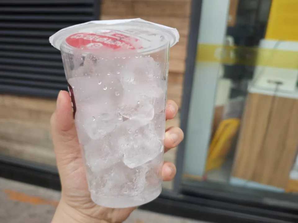 創(chuàng)新自動(dòng)化冰杯生產(chǎn)線——飲品行業(yè)的革命性變革，開(kāi)啟智能生產(chǎn)新時(shí)代