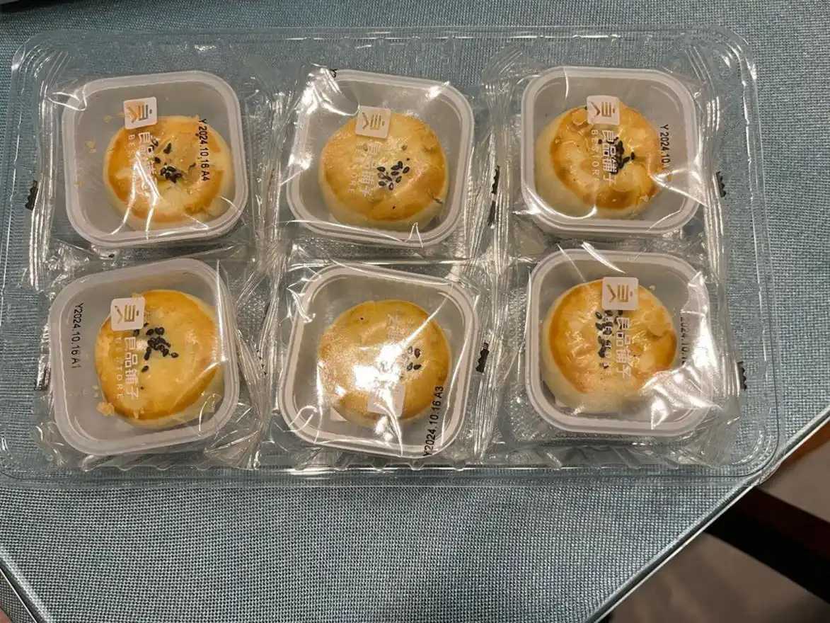 告別人工，擁抱高效：呂工機(jī)械自動(dòng)化解決方案，破解蛋黃酥、月餅量產(chǎn)難題