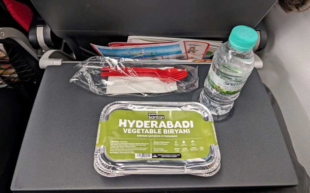 超越包裝，智馭云端味覺的精密藝術(shù)——呂工機械全自動航空餐盒包裝生產(chǎn)線