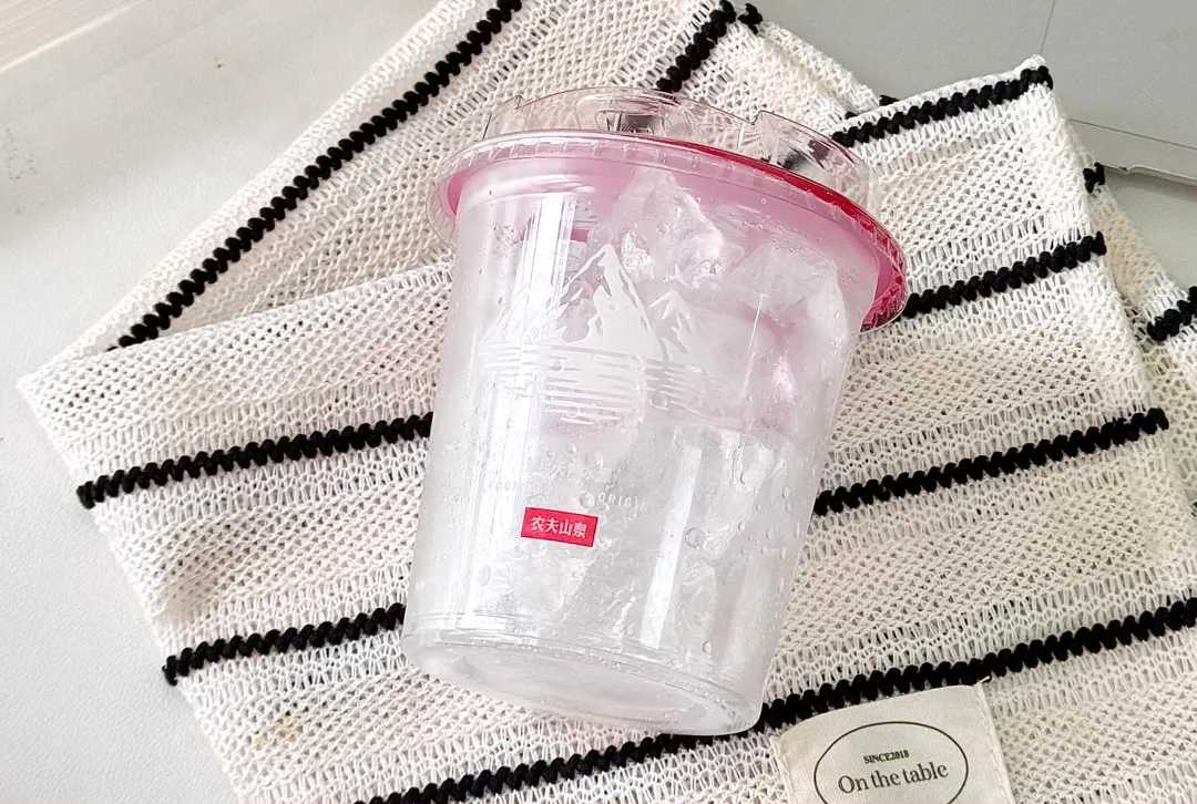 專為量產(chǎn)而生！呂工機械推出柔性化全自動食用冰杯灌裝系統(tǒng)